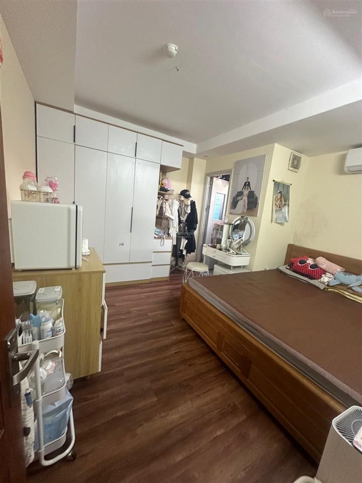 Bán chung cư bồ đề lô góc 60m2 2 ngủ đầy đủ nội thất hơn 3 tỷ