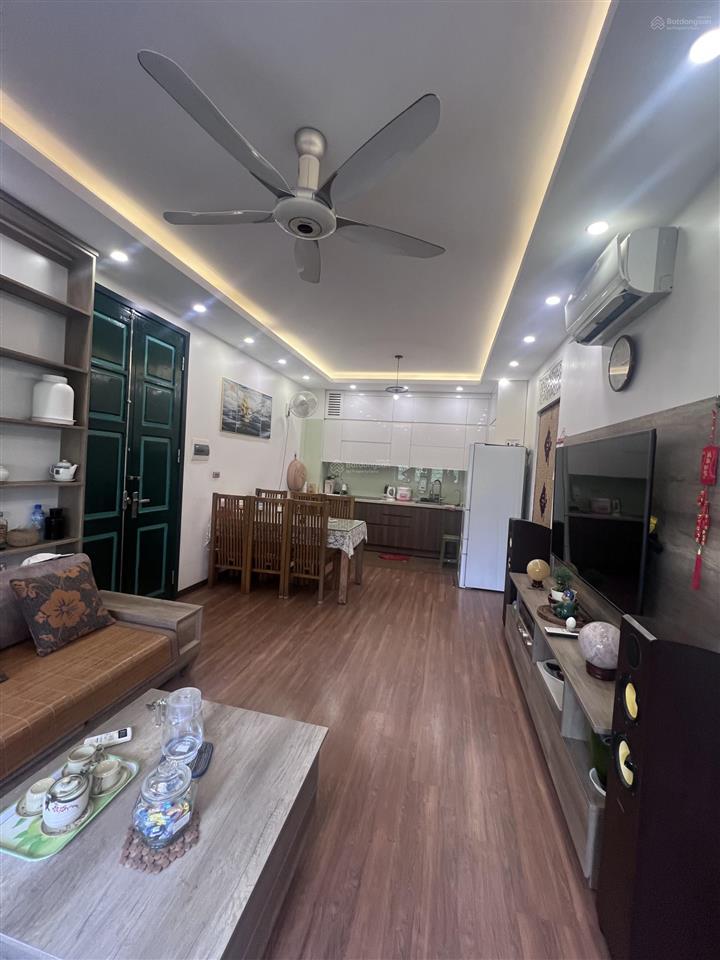 Bán căn hộ chung cư trần quý kiên, dịch vọng, cầu giấy 57,5m2, 2 ngủ, 1 wc, 1 khách, 1 bếp.