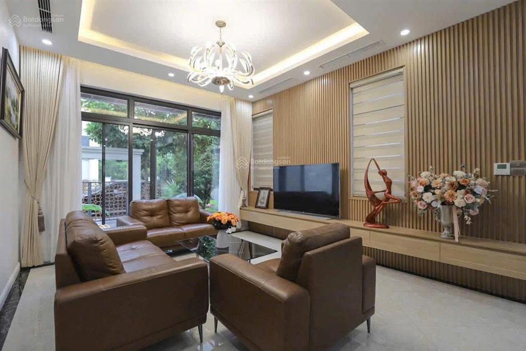 Cho thuê biệt thự starlake tây hồ tây, nhà mới, đẹp 200m2, 3 tầng, 4n+1, 5wc, sân vườn, 78tr/t