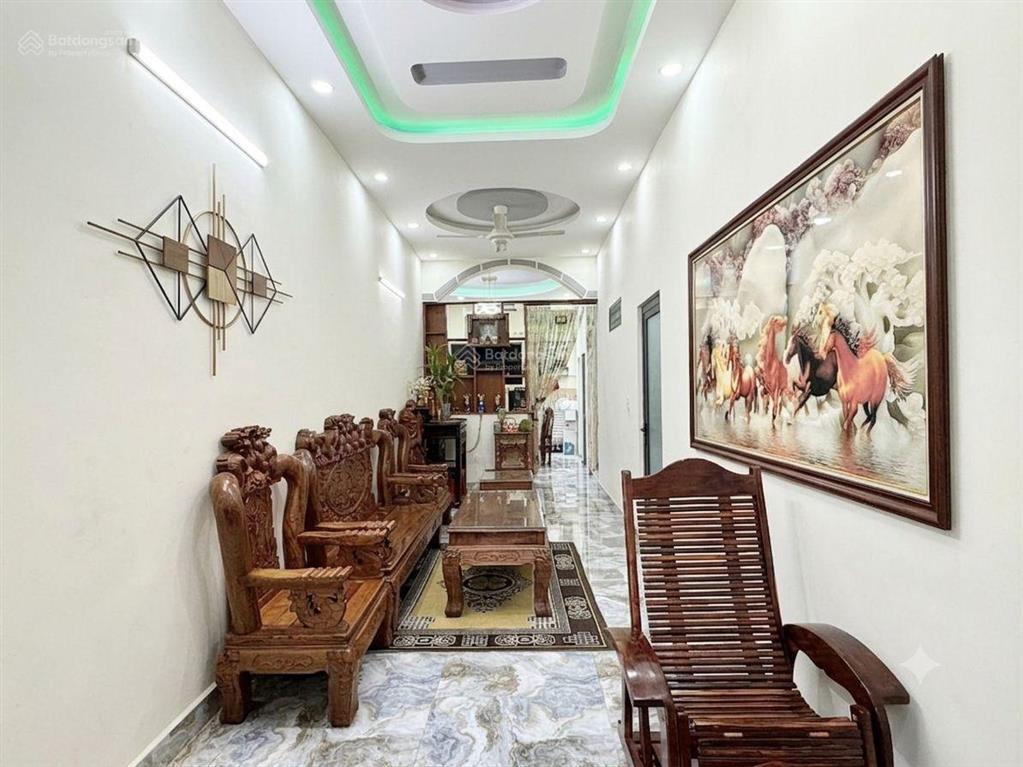 Giá cạnh tranh p1 gò vấp  nhà nguyên hồng  hẻm thông tứ tung  dtsd 130m² nội thất gỗ xịn