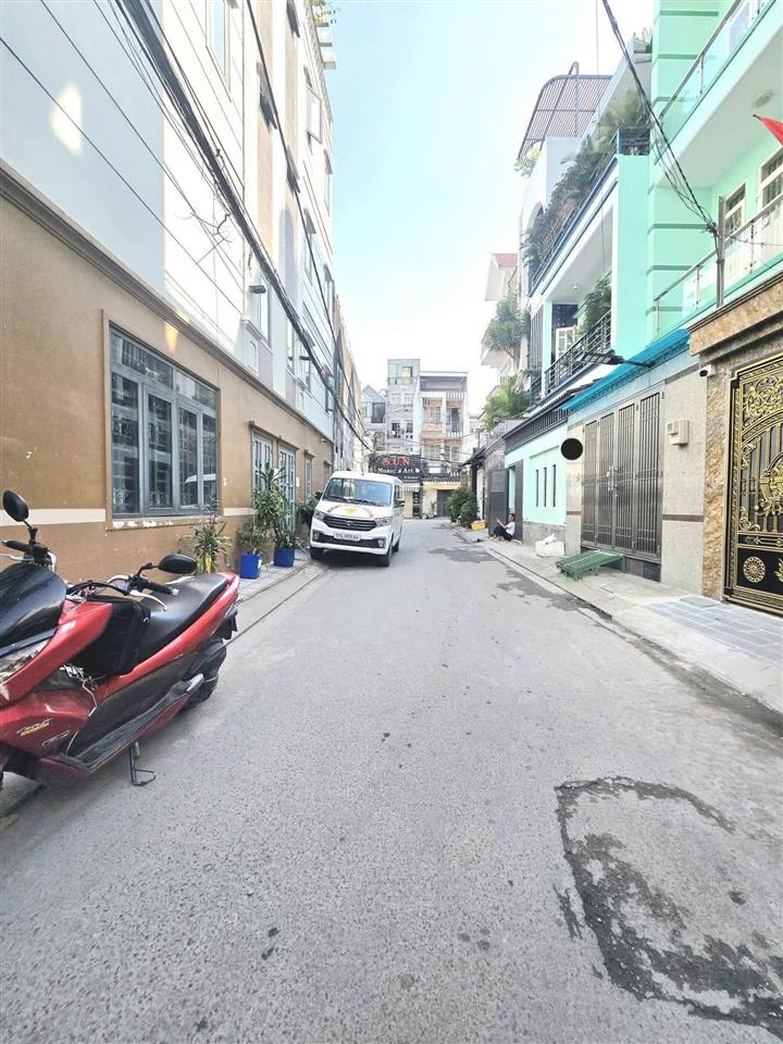 Nhà đẹp vào ở ngay phạm văn chiêu dt lớn hẻm thông tứ tung nhỉnh 5t