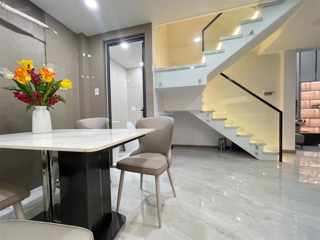 Chủ mới xây xong gửi liền nhà mới full nội thất sát mt phạm văn chiêu  hxh thông