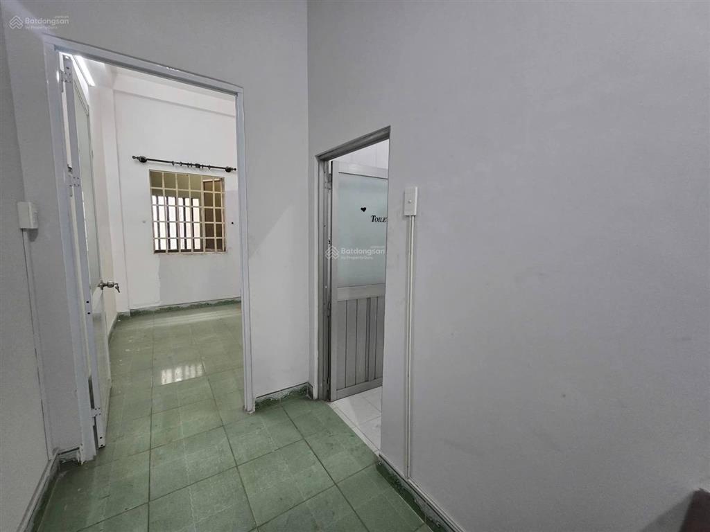Sát mặt tiền đường nguyễn văn nghi 94m2  bán đất tặng nhà  có sân để xe