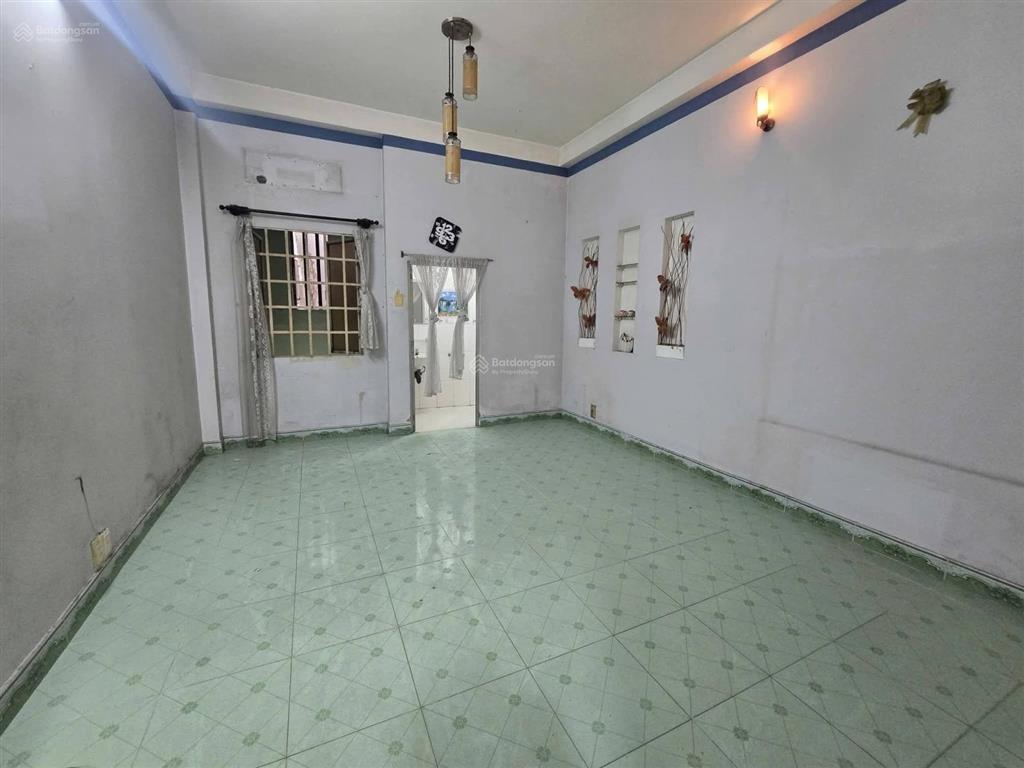 Sát mặt tiền đường nguyễn văn nghi 94m2  bán đất tặng nhà  có sân để xe