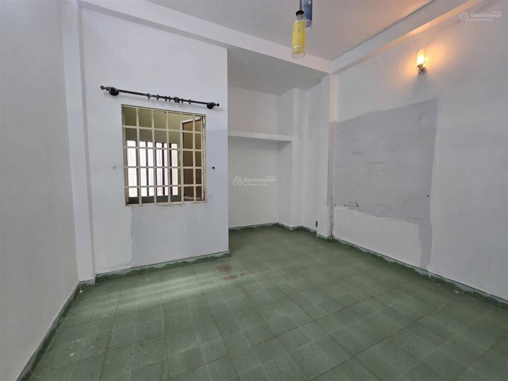 Sát mặt tiền đường nguyễn văn nghi 94m2  bán đất tặng nhà  có sân để xe
