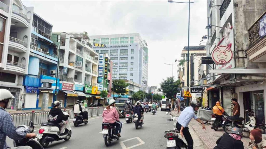 Sát mặt tiền đường nguyễn văn nghi 94m2  bán đất tặng nhà  có sân để xe