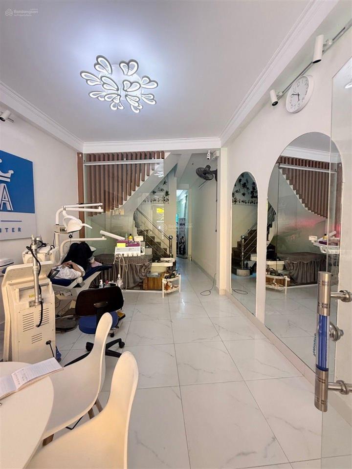 Mặt tiền đường sát mt nguyễn thái sơn trung tâm gò vấp nở hậu 3 tầng kiên cố có sân phơi