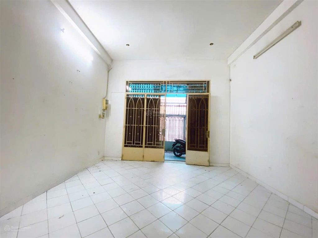 Nhà hxh  ngay chợ hanh thông tây  quang trung  bán đất tặng nhà dt lớn 77m2