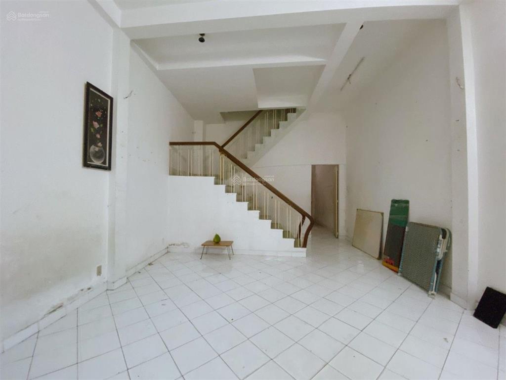 Nhà hxh  ngay chợ hanh thông tây  quang trung  bán đất tặng nhà dt lớn 77m2