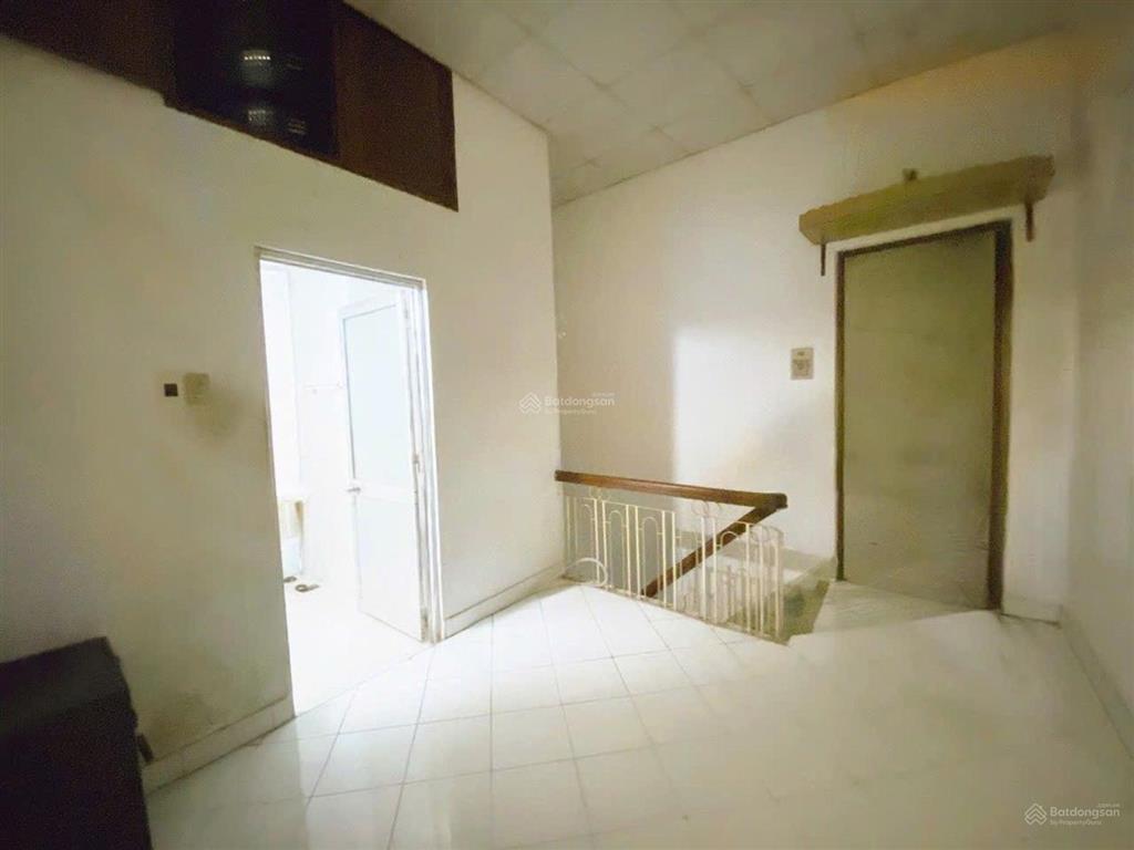 Nhà hxh  ngay chợ hanh thông tây  quang trung  bán đất tặng nhà dt lớn 77m2
