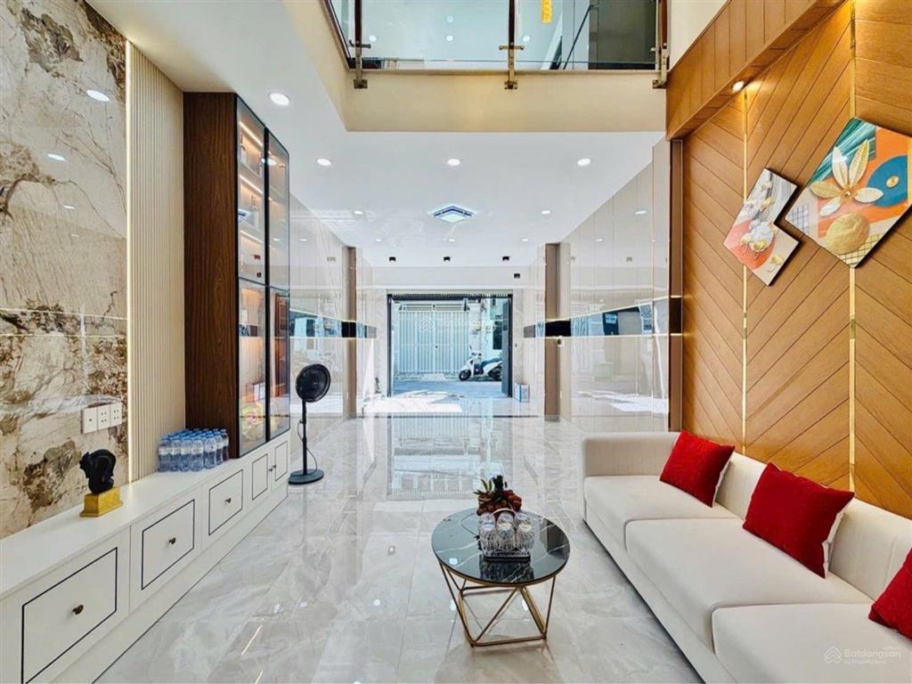 Giảm mạnh hơn 1tỷ chỉ còn hơn 8tỷ x...nhà xây mới 5x18 có thang máy đường quang trung,p8 gò vấp