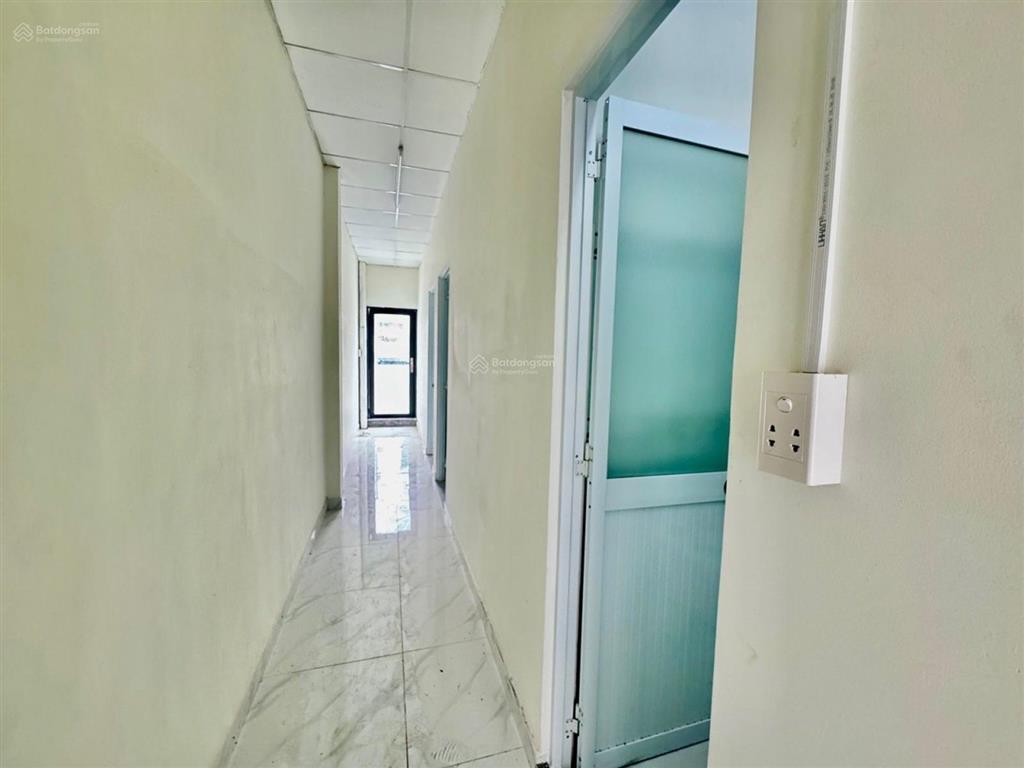 Nhà mới vào ở ngay  lê đức thọ  xe hơi đỗ cửa  gần kênh tham lương  có pn tầng trệt