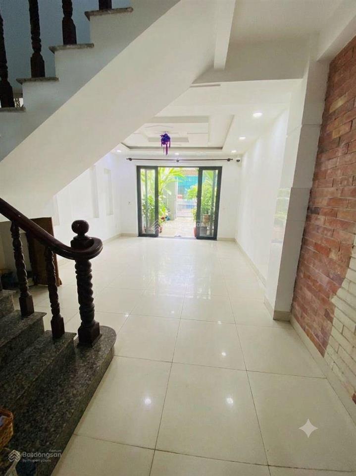 Xe hơi ngủ nhà  phạm văn chiêu  nhà btct 3 tầng sân thượng còn mới vào ở ngay  nhích 6 tỷ tl