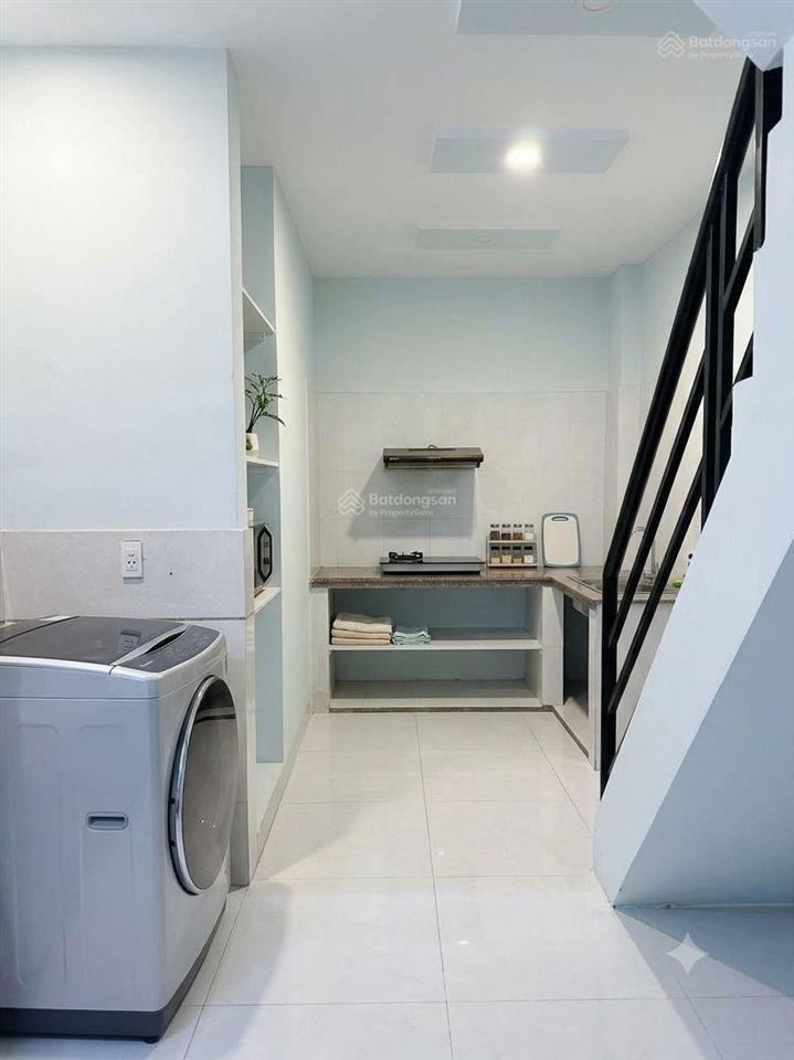 Chủ đi định cư giảm mạnh 300tr còn hơn 8 tỉ bv hồng đức đường 5m82m2(5.5x19)  5 tầng  5 pn 6wc