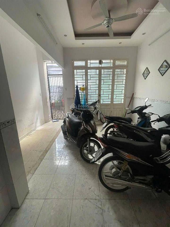 Bán chdv 81 phạm văn đồng p3 4,7x17 cn 80m² đct 13p tn 400tr/năm, cách mặt tiền 30m, giá 9,5 tỷ tl