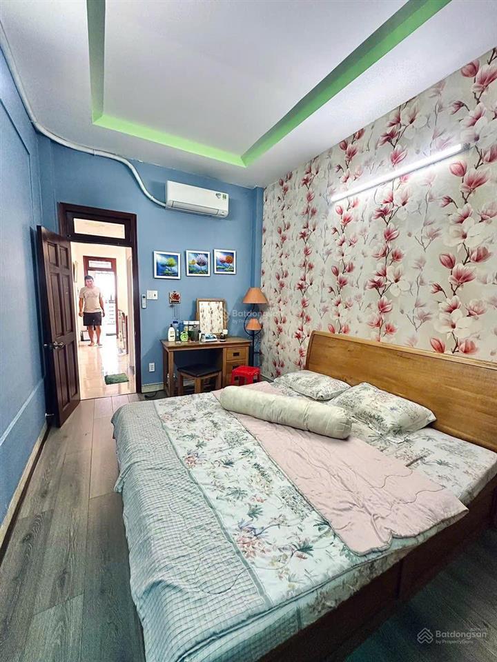 Nhà ngay sau lưng emart  hẻm 4m  5,2 tỷ  3pn
