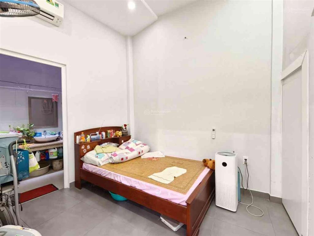 5,5m x 10m  nhà 3 tầng  3pn  gần phạm văn đồng  đi bình thạnh 5 phút