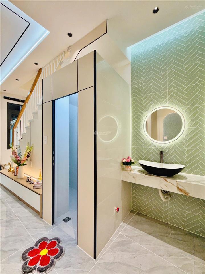 5,65 tỷ  4,5m x 10m  nhà 2 tầng  3pn  có phòng ngủ tầng trệt cho người lớn tuổi