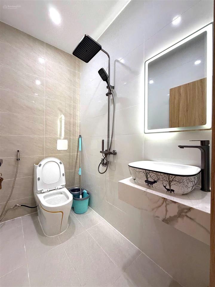 5,65 tỷ  4,5m x 10m  nhà 2 tầng  3pn  có phòng ngủ tầng trệt cho người lớn tuổi