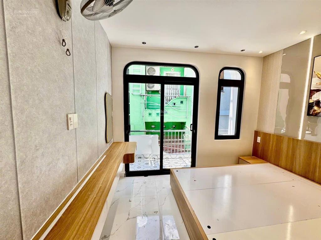 4,5 tỷ nhà mới full nội thất ngay công viên làng hoa