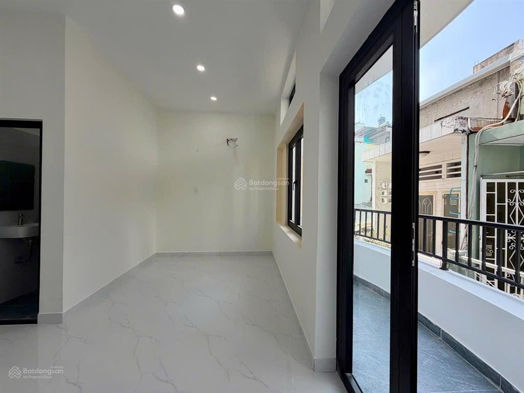 7,96 tỷ căn góc 2 mặt hẻm 4 tầng 5pn ngay chợ cây quéo, giáp phú nhuận & bình