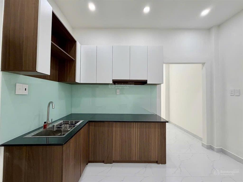 7,96 tỷ căn góc 2 mặt hẻm 4 tầng 5pn ngay chợ cây quéo, giáp phú nhuận & bình