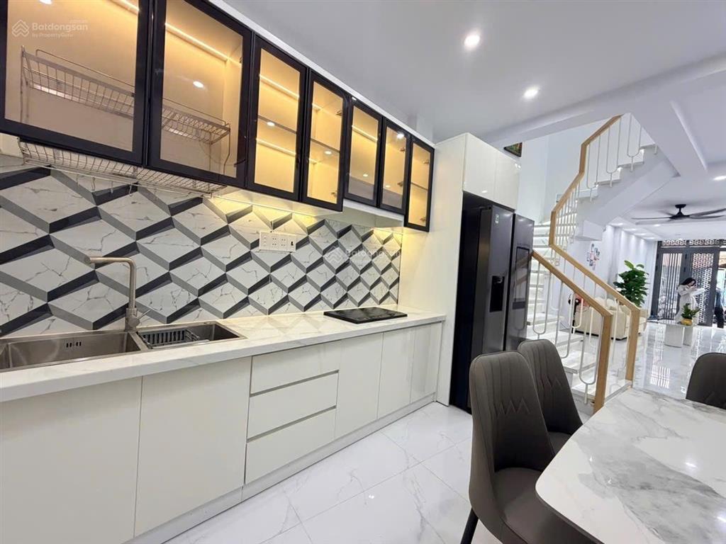 Siêu phẩm nguyễn văn lượng ô tô tránh full nội thất chỉ 5,99 tỷ