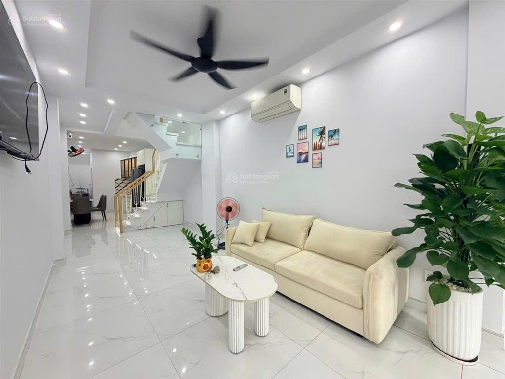 Siêu phẩm nguyễn văn lượng ô tô tránh full nội thất chỉ 5,99 tỷ