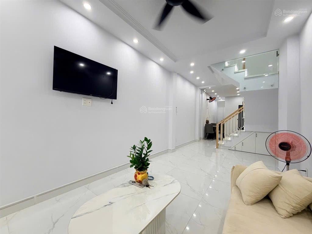 Siêu phẩm nguyễn văn lượng ô tô tránh full nội thất chỉ 5,99 tỷ
