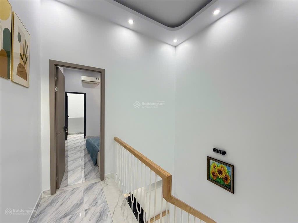 Siêu phẩm nguyễn văn lượng ô tô tránh full nội thất chỉ 5,99 tỷ