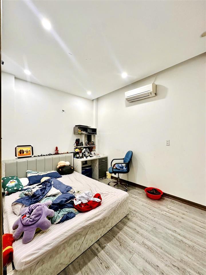 4x12m, bán nhà 1/ dương quảng hàm, 5 tầng, 4pn, hẻm xe hơi, p5 gò vấp, 7,x tỷ  emart phan văn trị