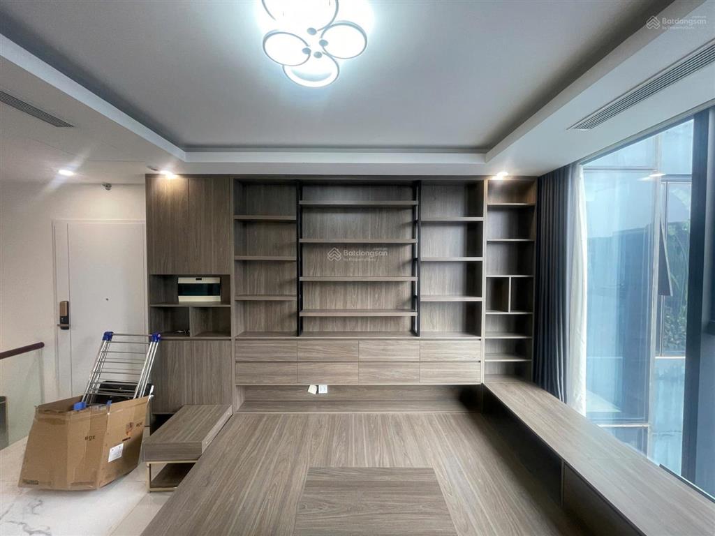 Hạ giá sốc 2 tỷ căn duplex vip sunshine city 195m² 5 phòng ngủ (2 tầng) full nội thất chỉ 21,5 tỷ
