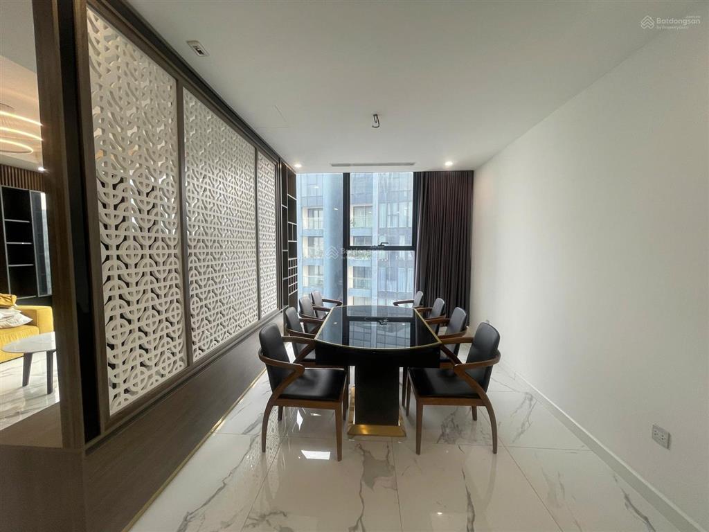 Hạ giá sốc 2 tỷ căn duplex vip sunshine city 195m² 5 phòng ngủ (2 tầng) full nội thất chỉ 21,5 tỷ
