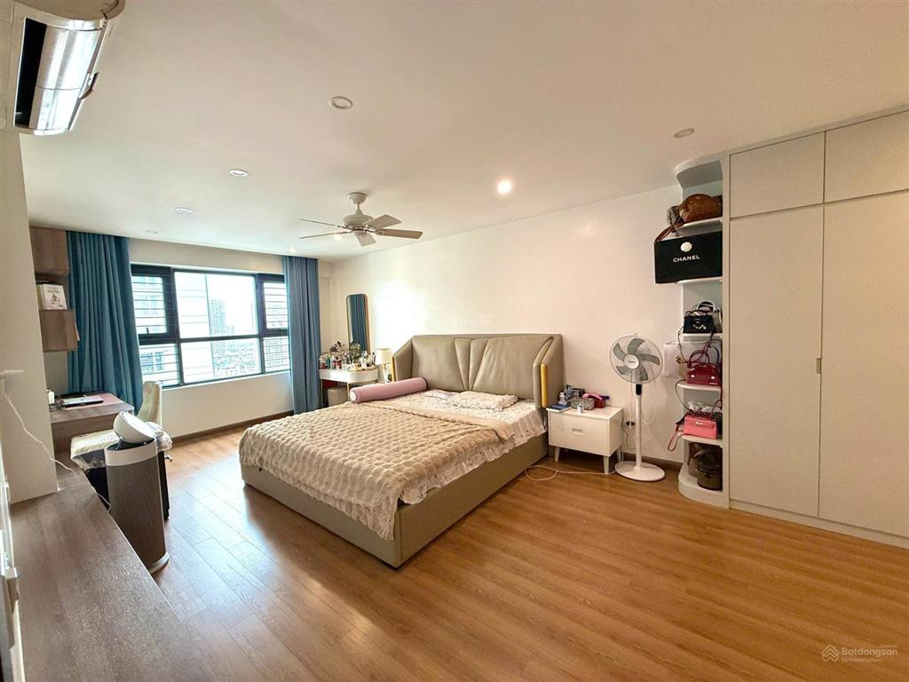Bán căn hộ 3n2wc  106mvingardenia 3n đông nam view bể bơi, giá 10 tỷ hơn. e ms ngân