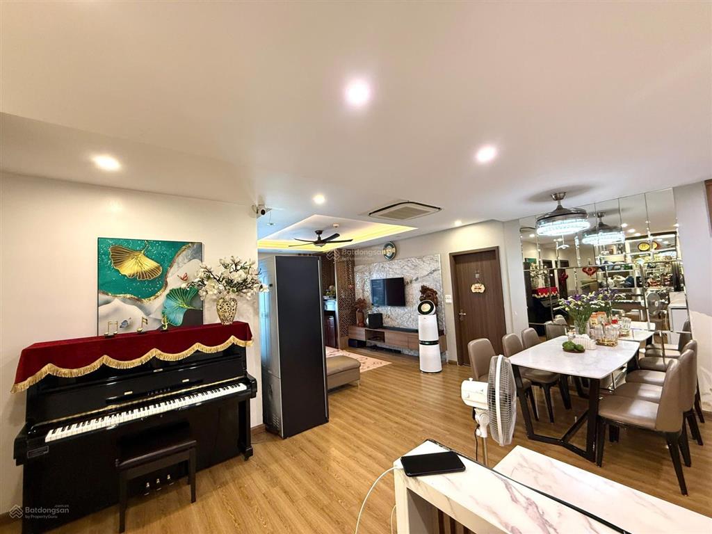Bán căn hộ 3n2wc  106mvingardenia 3n đông nam view bể bơi, giá 10 tỷ hơn. e ms ngân