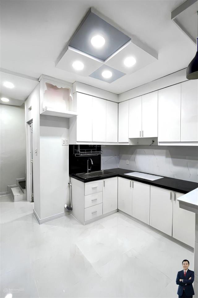 Quận 8, chánh hưng | sát cầu nguyễn tri phương  2pn  2wc  2 tầng, 30.6m² dt, ở ngay. | 3.48 tỷ