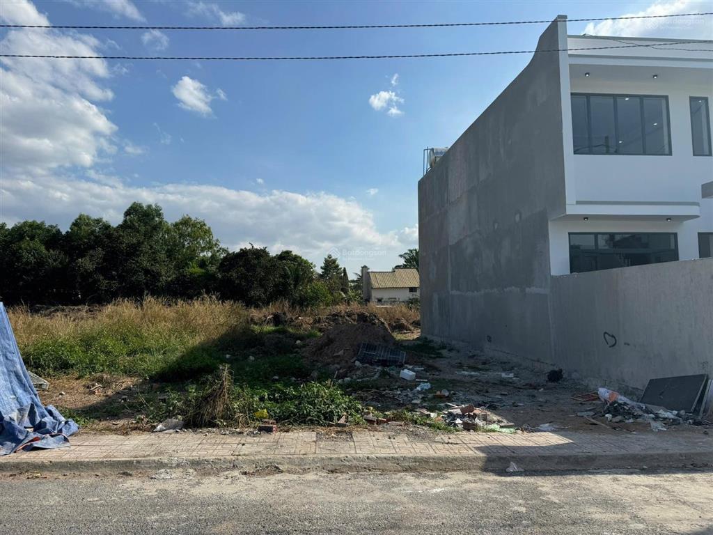 Chuyển về quê. bán nhanh lô đất ngay cầu vượt củ chi. 130m2 1 tỷ sổ hồng riêng