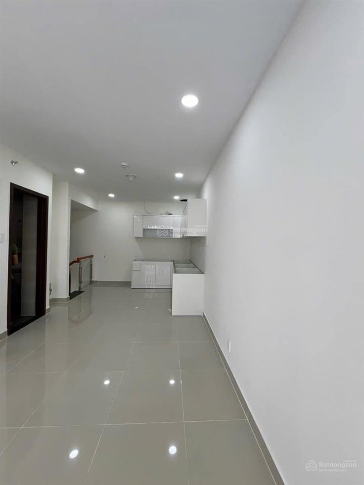 Cần bán nhanh căn hộ 2pn 1wc  2.5 tỷ tại chung cư the western capital q6