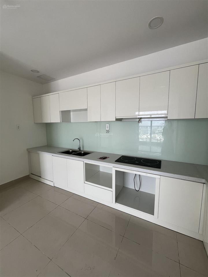 Cần cho thuê căn 3pn nhà trống mới đẹp  15/10 ở được tại chung cư the western capital q.6