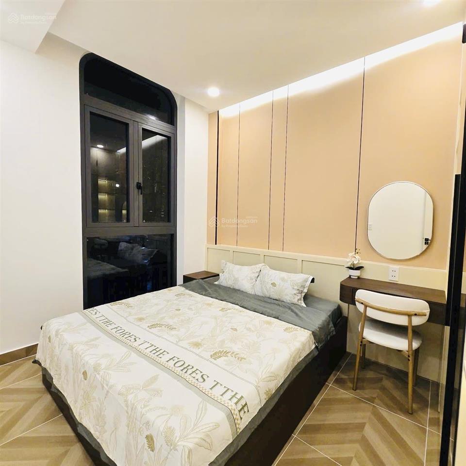 Nhà đẹp 4 tầng, cách mặt tiền 2 căn, ô tô đậu trước cửa, thông âu dương lân  phạm thế hiển