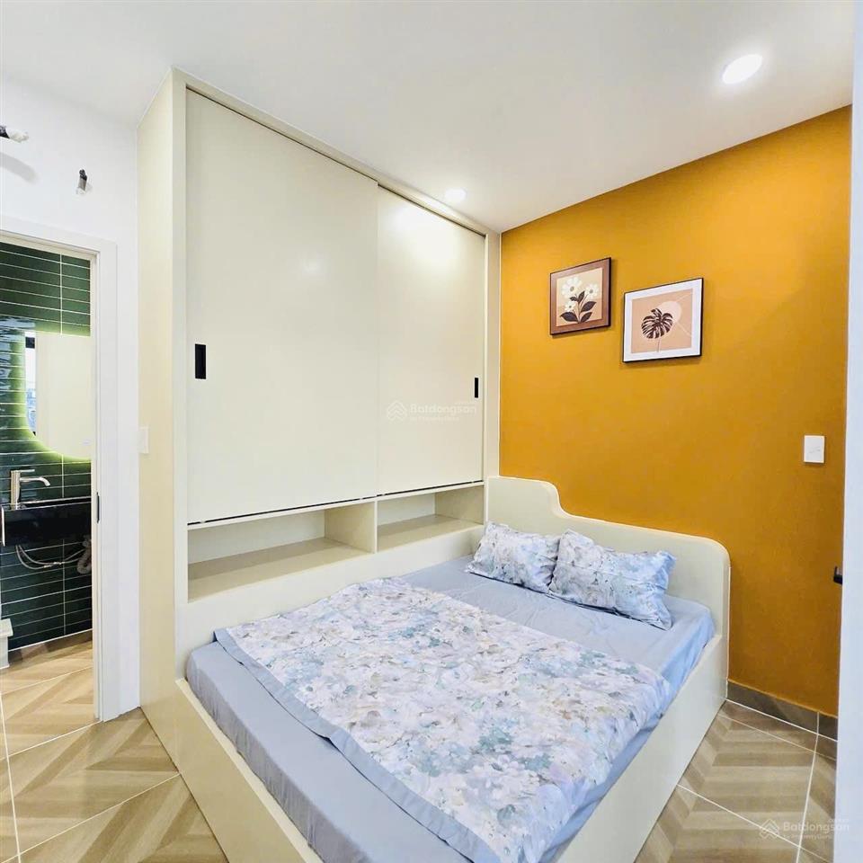Nhà đẹp 4 tầng, cách mặt tiền 2 căn, ô tô đậu trước cửa, thông âu dương lân  phạm thế hiển