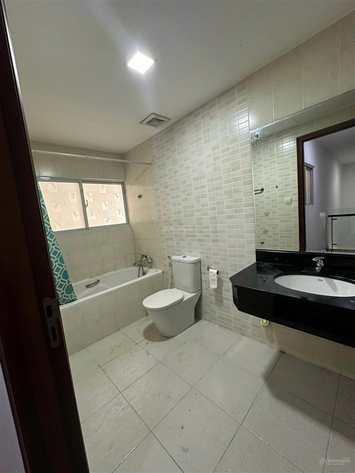 Chính chủ bán gấp căn hộ tản đà court, quận 5  128m², 3pn  sổ hồng riêng  giá 9.3 tỷ