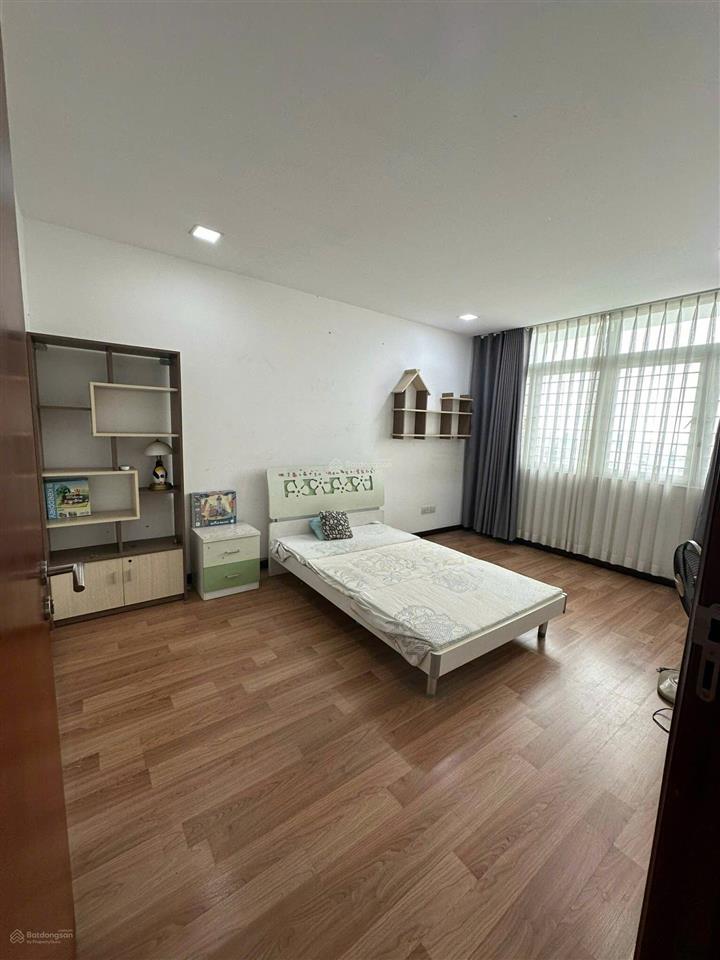 Chính chủ bán gấp căn hộ tản đà court, quận 5  128m², 3pn  sổ hồng riêng  giá 9.3 tỷ