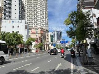 Bán nhà mặt tiền đường cách mạng tháng tám, phường 6, quận 3  ngay góc nguyễn đình chiểu