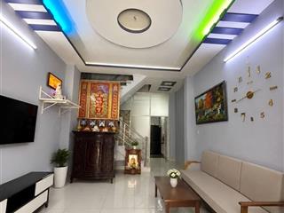 Bán nhà phú định q8  sát mặt tiền  hẻm xe hơi 8m  3 tầng 3pn  72m2  ngang 4m  nhỉnh 5 tỷ