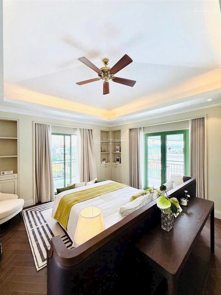 Bán liền kề có hầm cạnh quảng trường ánh sáng. bàn giao ngay đất + nhà 4.6 tỷ. htls 0% 36 tháng