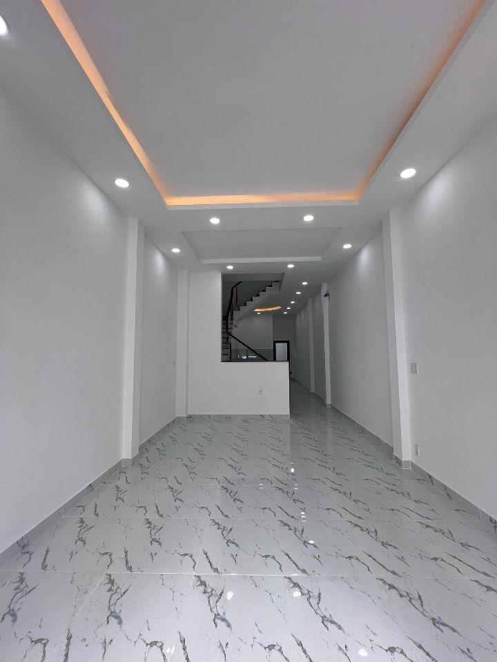 CHÍNH CHỦ CẦN BÁN GẤP NHÀ 3PN - 3WC - VỊ TRÍ GIÁP BÌNH CHÁNH TP.HCM