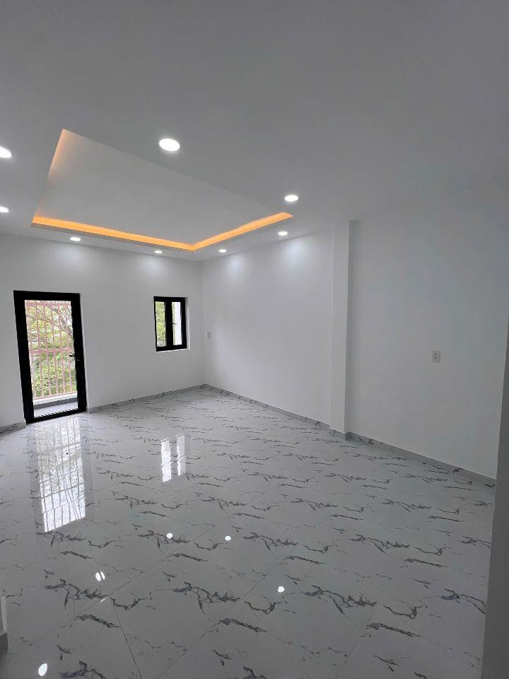 CHÍNH CHỦ CẦN BÁN GẤP NHÀ 3PN - 3WC - VỊ TRÍ GIÁP BÌNH CHÁNH TP.HCM