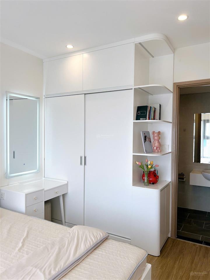 Tôi cần bán gấp căn hộ 2pn 2wc giá 4 tỷ diện tích 55m² tại the sakura  vinhomes smart city