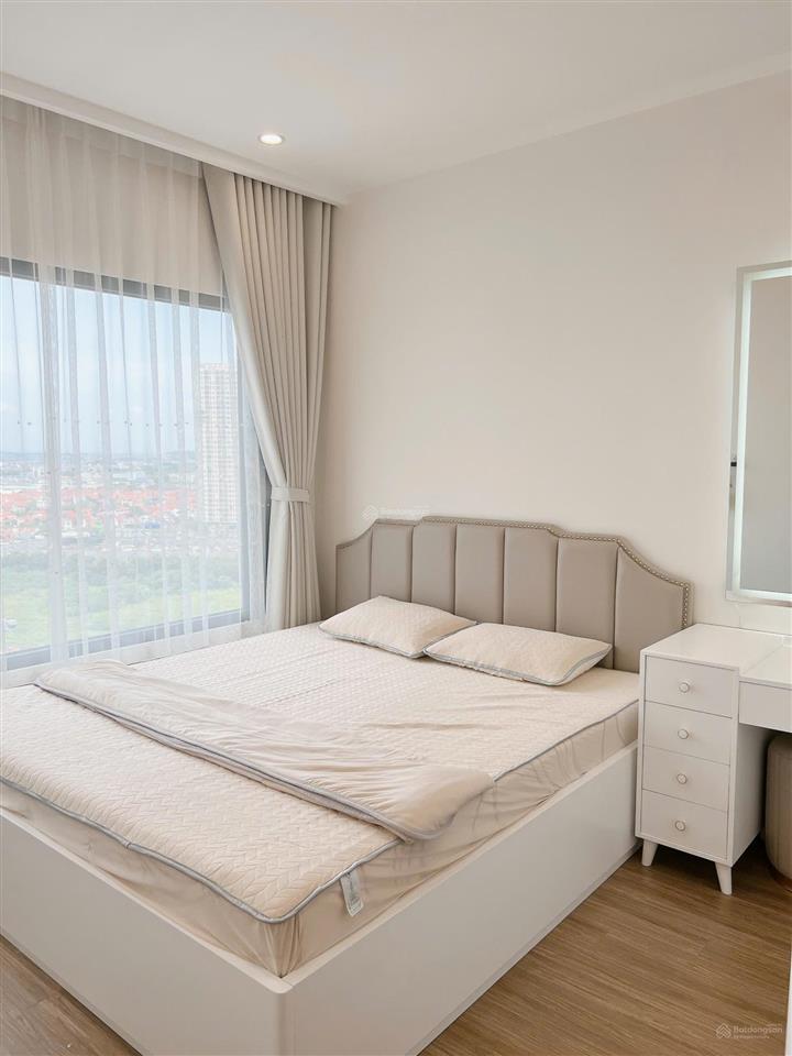 Tôi cần bán gấp căn hộ 2pn 2wc giá 4 tỷ diện tích 55m² tại the sakura  vinhomes smart city